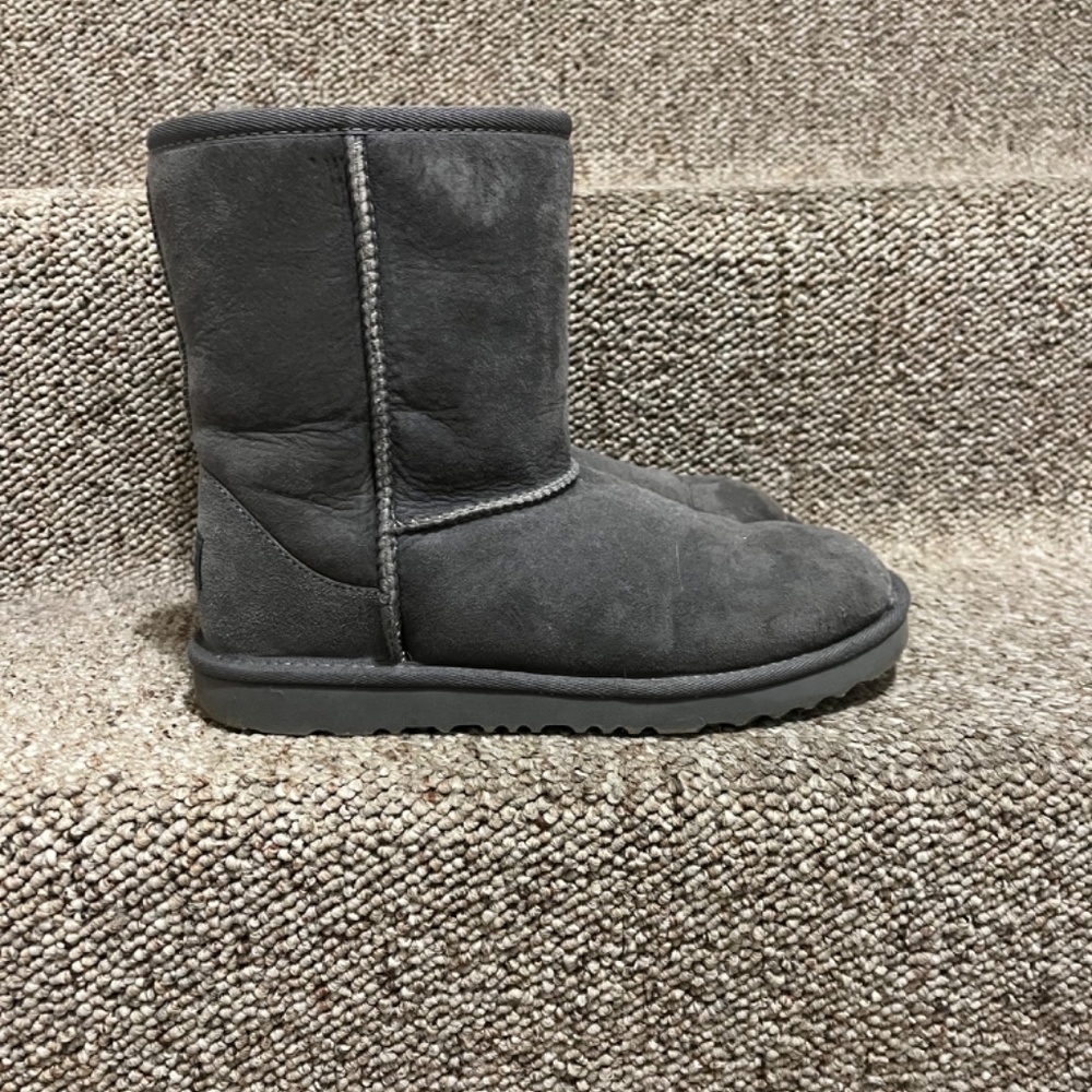 Grey Uggs - image 5
